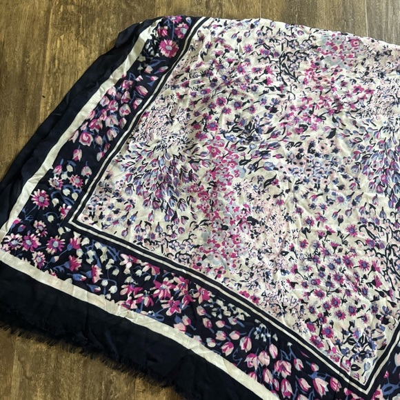 Talbots Scarf with Floral Design - Picture 2 of 7